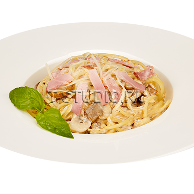 Паста с ветчиной и шампиньонами
